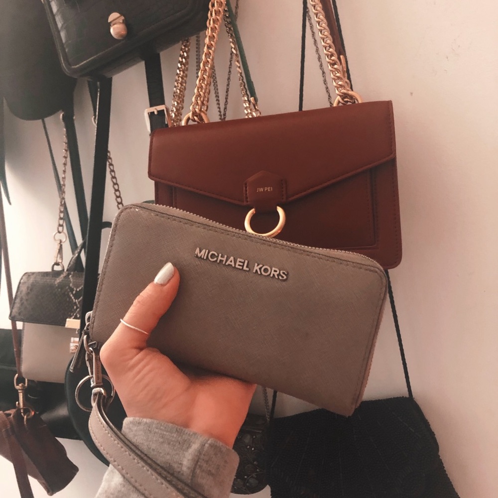 MICHAEL KORS travel wallet